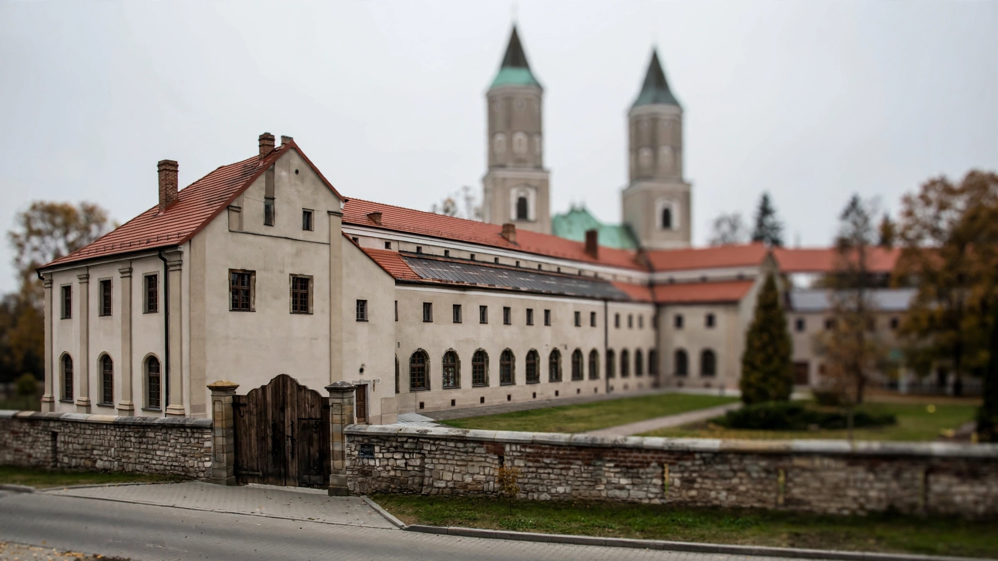 Budynek opactwa sióstr benedyktynek w Jarosławiu, gdzie doszło do ataku nożownika